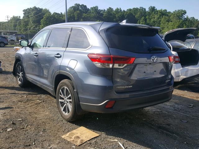 5TDJZRFH6JS859250 - 2018 TOYOTA HIGHLANDER BLUE photo 3