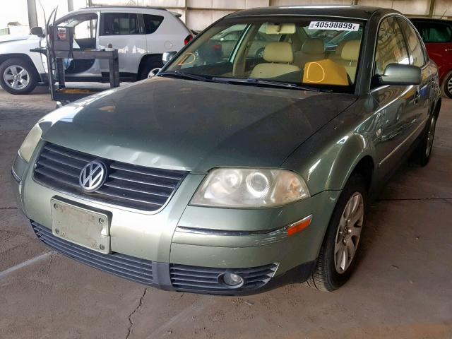 WVWPD63B12P111251 - 2002 VOLKSWAGEN PASSAT GLS GREEN photo 2