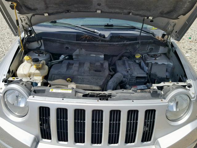 1J8FF47W07D265393 - 2007 JEEP COMPASS SILVER photo 7