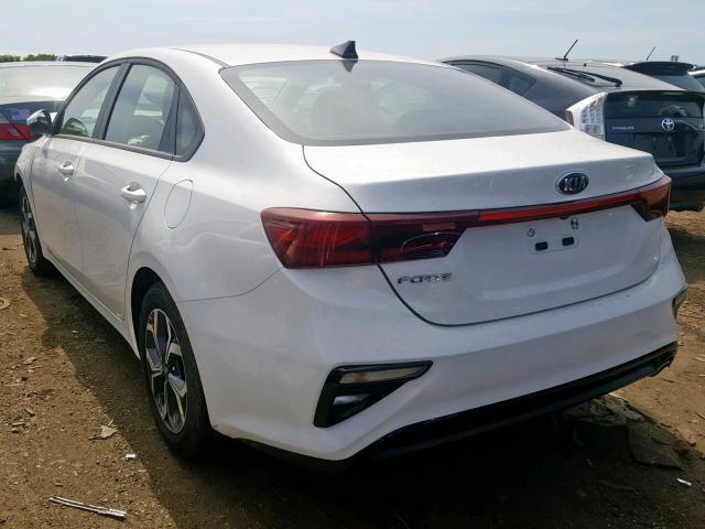 3KPF24AD4KE111917 - 2019 KIA FORTE FE WHITE photo 3