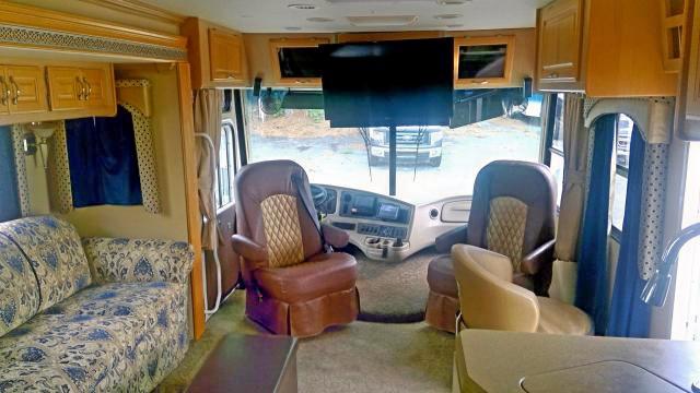 5B4MP67G843378726 - 2004 WORKHORSE CUSTOM CHASSIS MOTORHOME TAN photo 6