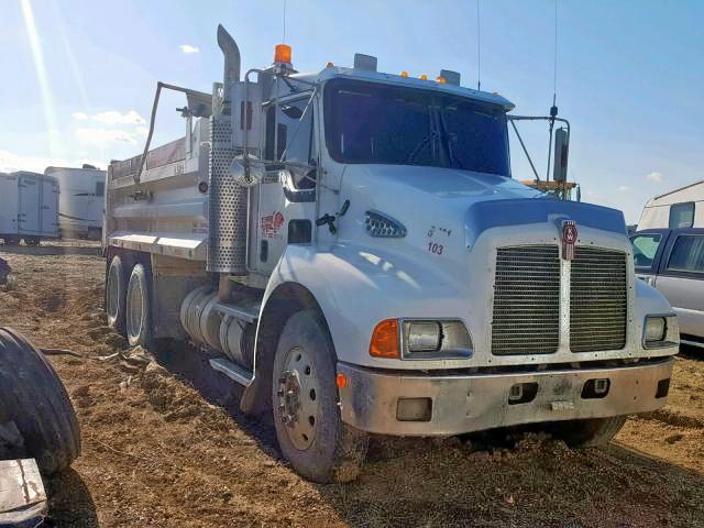 2NKMLD9XX5M975839 - 2005 KENWORTH CONSTRUCTI WHITE photo 1