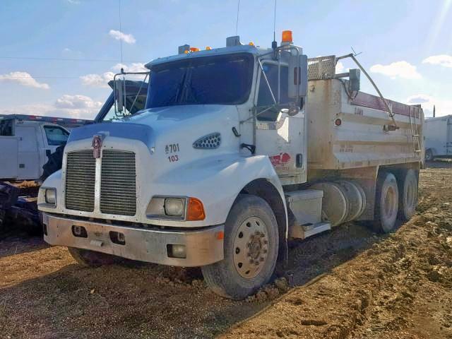 2NKMLD9XX5M975839 - 2005 KENWORTH CONSTRUCTI WHITE photo 2