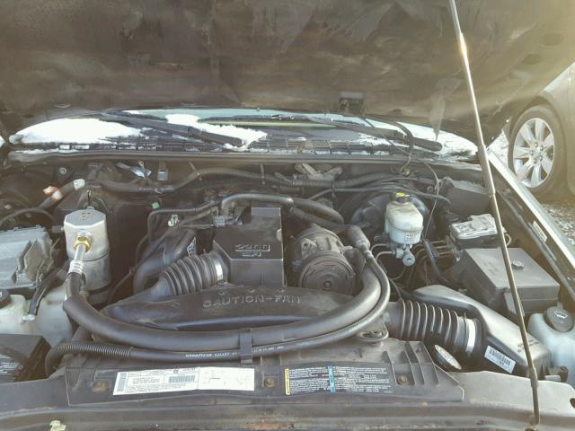 1GTCS19H638168284 - 2003 GMC SONOMA GREEN photo 7