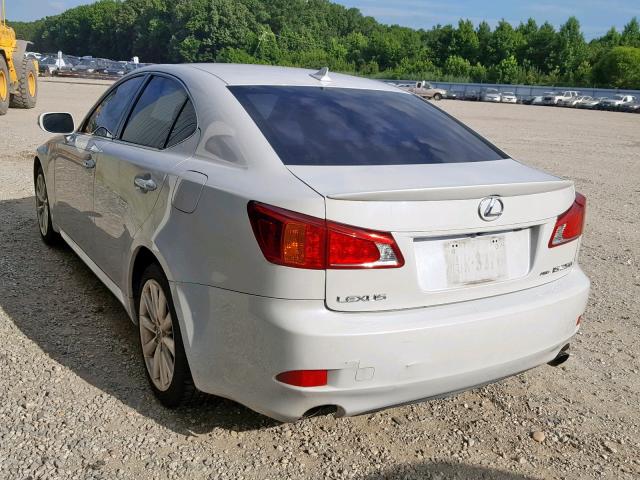 JTHCF5C29A2032651 - 2010 LEXUS IS 250 WHITE photo 3