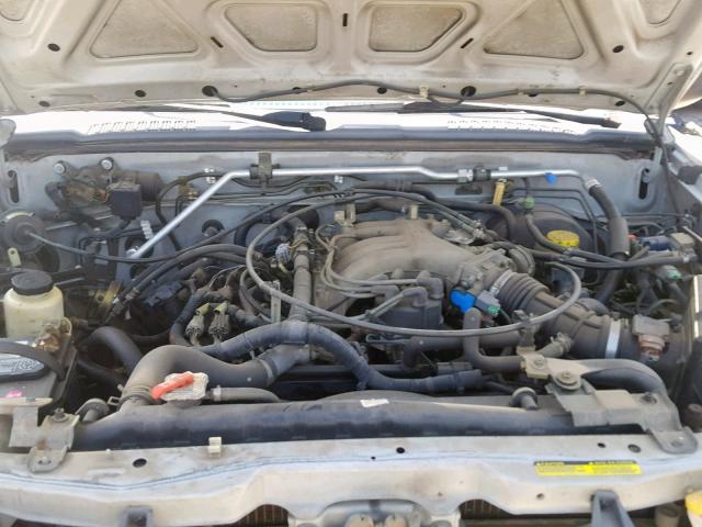 5N1ED28T6YC611662 - 2000 NISSAN XTERRA XE SILVER photo 7