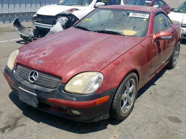 WDBKK65FX1F186789 - 2001 MERCEDES-BENZ SLK 320 BURGUNDY photo 2