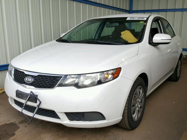 KNAFU4A21B5896057 - 2011 KIA FORTE EX WHITE photo 2