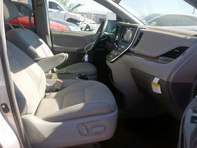 5TDYZ3DC7KS009793 - 2019 TOYOTA SIENNA LIM SILVER photo 5