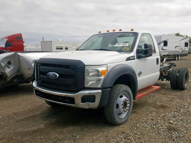 1FDUF5HT9CEA03946 - 2012 FORD F550 SUPER WHITE photo 2