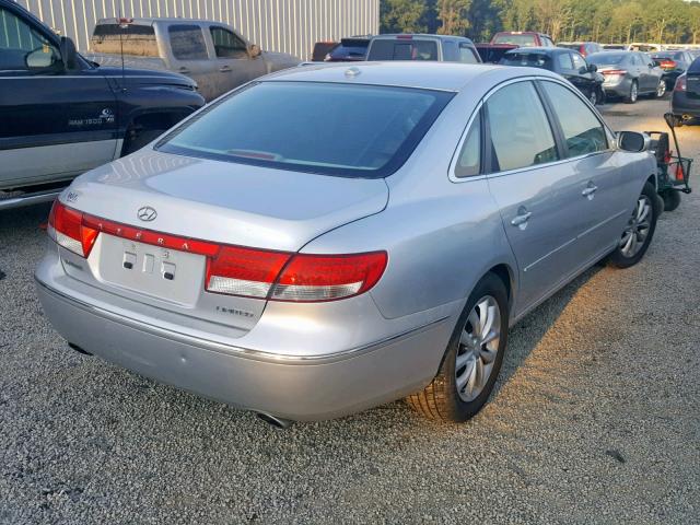 KMHFC46F38A256039 - 2008 HYUNDAI AZERA SE SILVER photo 4