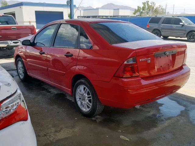 1FAHP34N37W347258 - 2007 FORD FOCUS ZX4 RED photo 3