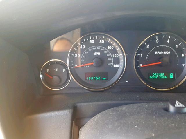 1J8HG58N96C303094 - 2006 JEEP COMMANDER SILVER photo 8