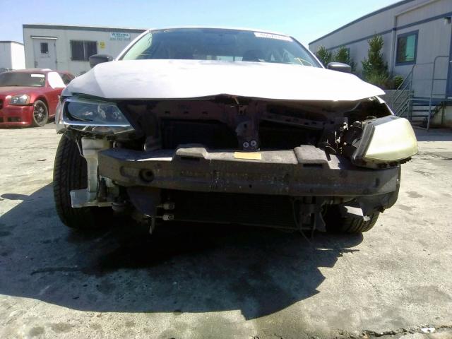 3VW2K7AJ5CM353853 - 2012 VOLKSWAGEN JETTA BASE SILVER photo 9