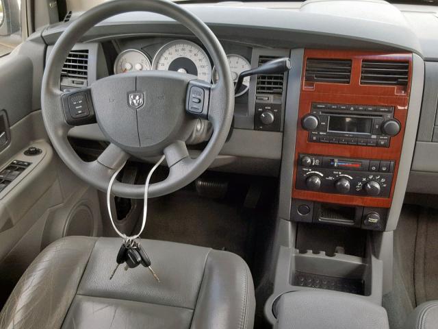 1D8HB48D34F123985 - 2004 DODGE DURANGO SL SILVER photo 9