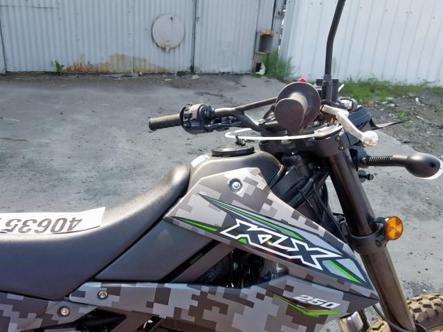 JKALXMS17JKA28584 - 2018 KAWASAKI KLX250 SJ BLACK photo 5