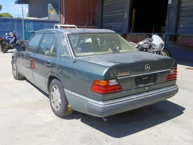 WDBEA32E4PB945821 - 1993 MERCEDES-BENZ 300 E GREEN photo 3