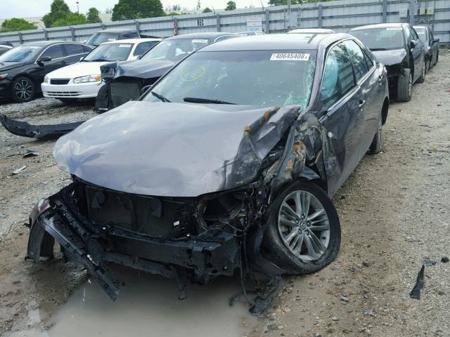 4T1BF1FK5FU029724 - 2015 TOYOTA CAMRY LE GRAY photo 2