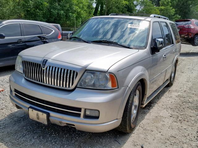 5LMFU28596LJ11849 - 2006 LINCOLN NAVIGATOR SILVER photo 2