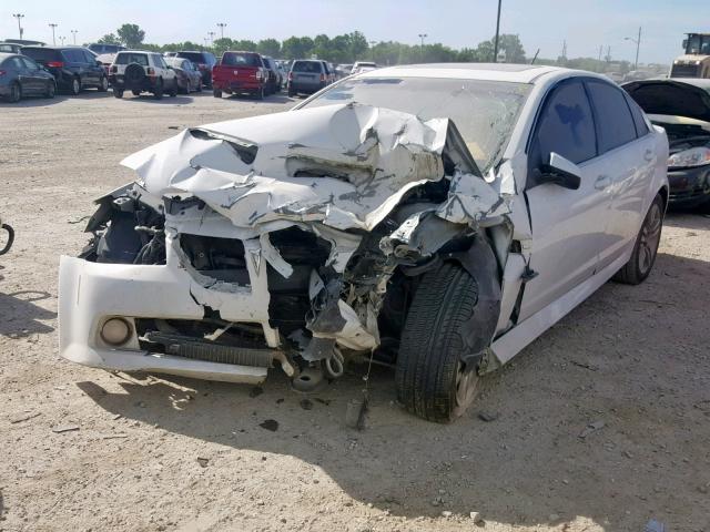 6G2ER577X8L136200 - 2008 PONTIAC G8 WHITE photo 2