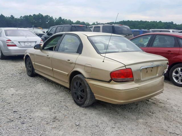 KMHWF25HX2A649476 - 2002 HYUNDAI SONATA GL GOLD photo 3