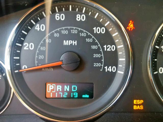 1J8HG48K47C685715 - 2007 JEEP COMMANDER GRAY photo 8