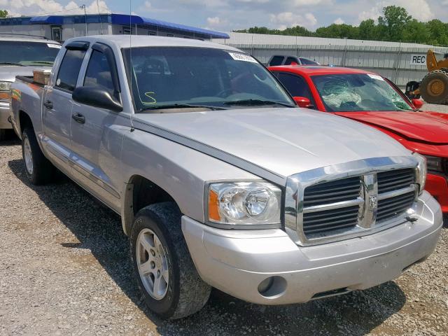 1D7HE48N85S234559 - 2005 DODGE DAKOTA QUA SILVER photo 1