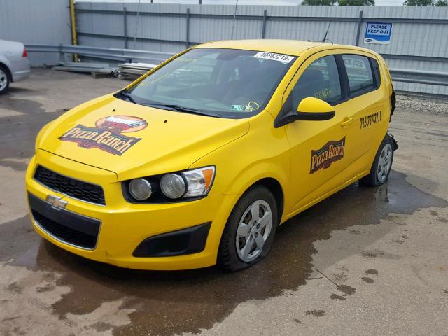 1G1JA6SG8D4188773 - 2013 CHEVROLET SONIC LS YELLOW photo 2