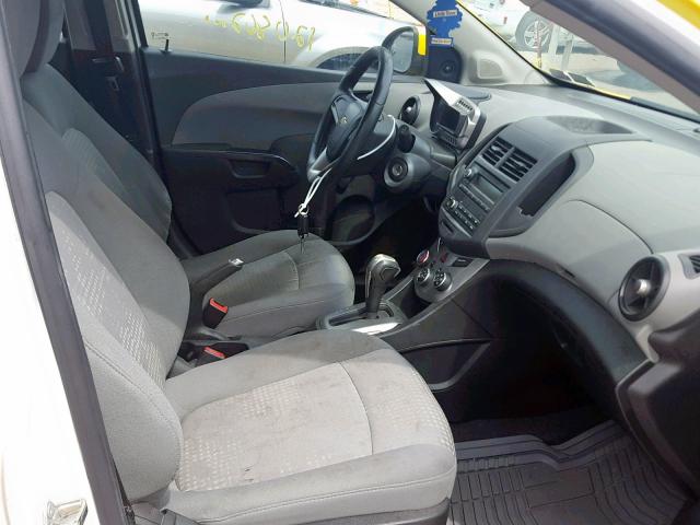 1G1JA6SG8D4188773 - 2013 CHEVROLET SONIC LS YELLOW photo 5