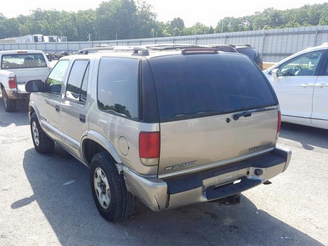 1GNDT13W02K100919 - 2002 CHEVROLET BLAZER GOLD photo 3