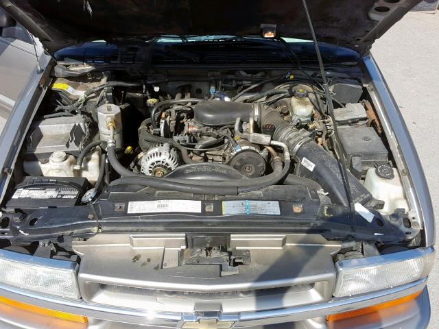 1GNDT13W02K100919 - 2002 CHEVROLET BLAZER GOLD photo 7