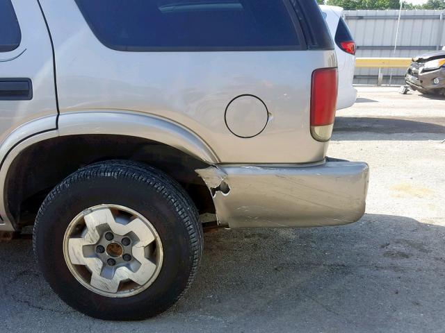 1GNDT13W02K100919 - 2002 CHEVROLET BLAZER GOLD photo 9