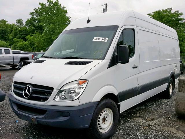 WD3PE8CB5B5575187 - 2011 MERCEDES-BENZ SPRINTER 2 WHITE photo 2