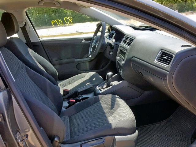 3VW2K7AJ9CM401841 - 2012 VOLKSWAGEN JETTA BASE GRAY photo 5