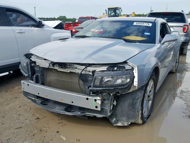 2G1FB1E39F9174587 - 2015 CHEVROLET CAMARO LS SILVER photo 2