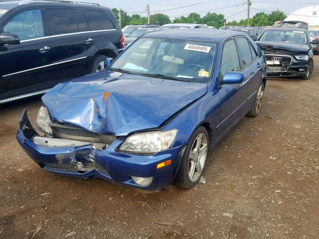 JTHBD192X20049795 - 2002 LEXUS IS 300 BLUE photo 2