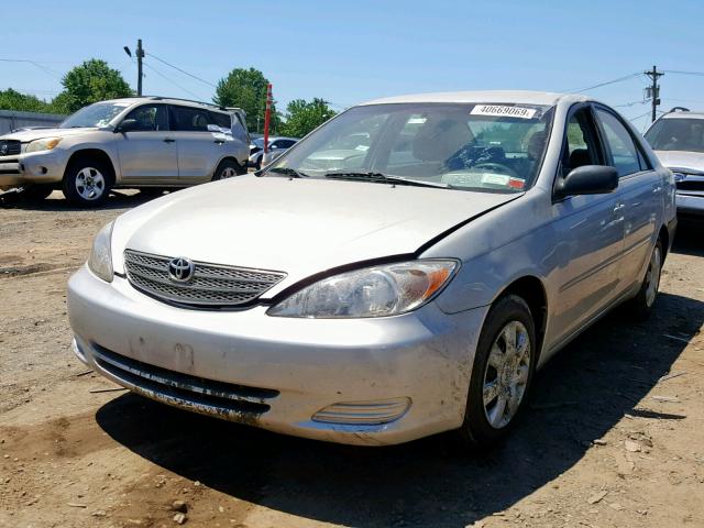 4T1BE32KX3U703706 - 2003 TOYOTA CAMRY LE SILVER photo 2