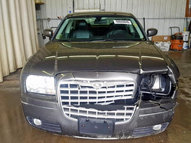 2C3KA53G38H207893 - 2008 CHRYSLER 300 TOURIN GRAY photo 9