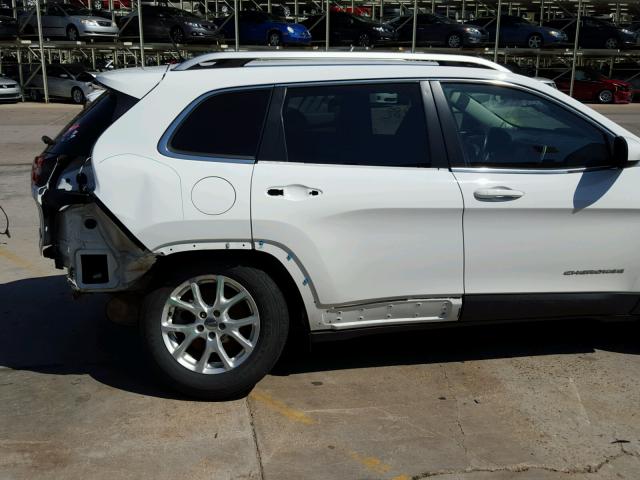 1C4PJMCB6HW587622 - 2017 JEEP CHEROKEE L WHITE photo 9