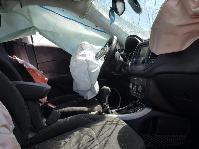 3C4NJDAB7JT366777 - 2018 JEEP COMPASS SP თეთრი ფოტო 5