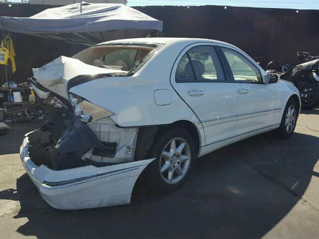 WDBRF61J04A632169 - 2004 MERCEDES-BENZ C 240 WHITE photo 4