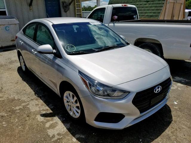 3KPC24A37JE035361 - 2018 HYUNDAI ACCENT SE SILVER photo 1