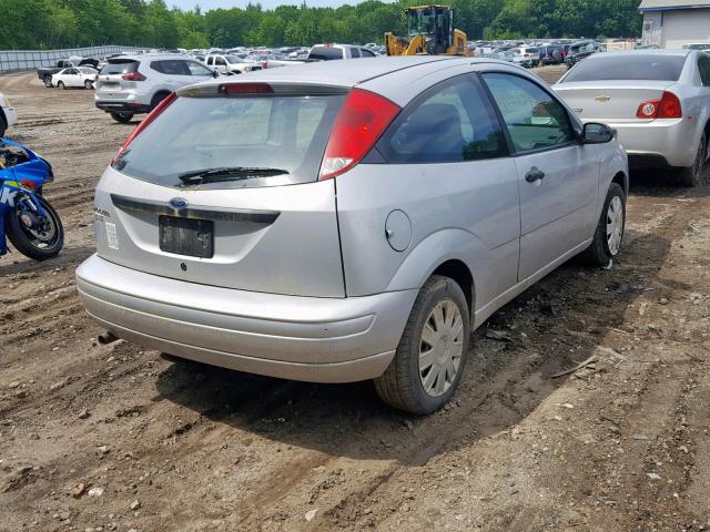 1FAFP31N77W223568 - 2007 FORD FOCUS ZX3 SILVER photo 4