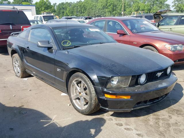 1ZVFT82H655159843 - 2005 FORD MUSTANG GT BLACK photo 1