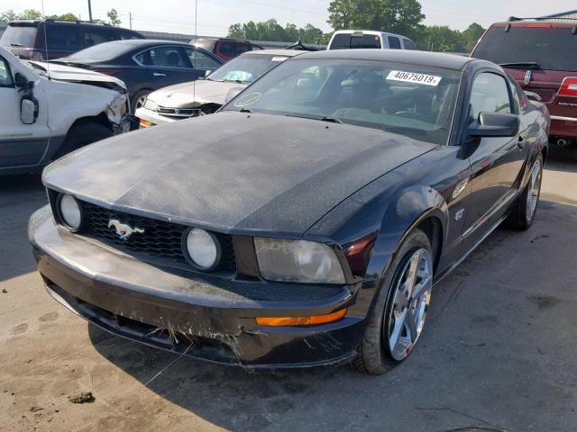 1ZVFT82H655159843 - 2005 FORD MUSTANG GT BLACK photo 2