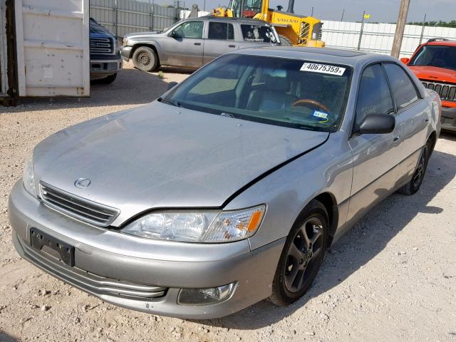 JT8BF28G115109770 - 2001 LEXUS ES 300 SILVER photo 2