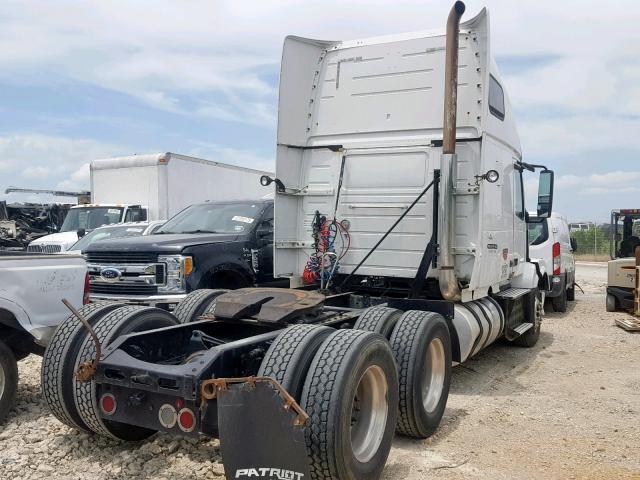 4V4NC9TH4CN537971 - 2012 VOLVO VN VNL WHITE photo 4