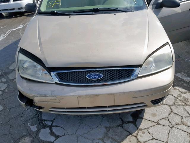 1FAFP34N27W280613 - 2007 FORD FOCUS ZX4 GOLD photo 7