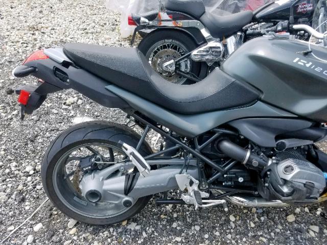 WB1049001BZX96651 - 2011 BMW R1200 R GRAY photo 6