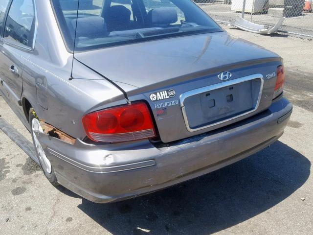 KMHWF25S22A542823 - 2002 HYUNDAI SONATA GL GRAY photo 9